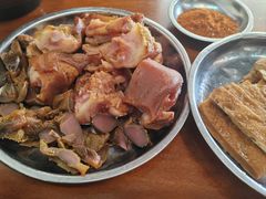 -鸿浩扒猪脚米线