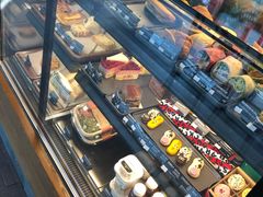面包甜点陈列柜-星巴克(深圳龙岗星河时代店)