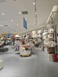 -巴拉巴拉(首创奥特莱斯店)