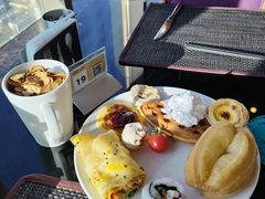 -怡豪大饭店·银顶旋转餐厅