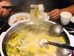 招牌金汤-严厨老坛酸菜鱼(吴江万宝店)