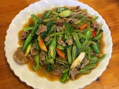 芹菜炒牛肉-仁和人家