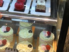 -红跑车蛋糕世界(网巾市店)