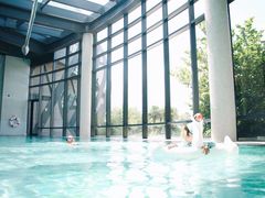 -上海滴水湖皇冠假日酒店