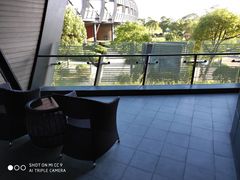 -上海滴水湖皇冠假日酒店