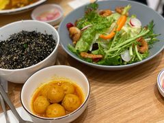 板煎大虾沙拉配日式海苔饭套餐-池奈·咖喱蛋包饭(熙地港店)