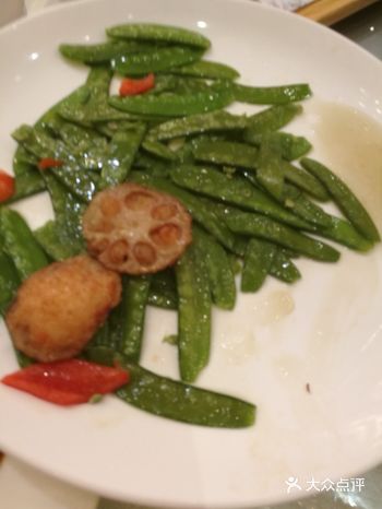 前几天同事请客去了同庆楼，位于清明桥茂业五楼