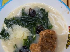-灵芝妹子海鲜米线(凯德和平广场店)