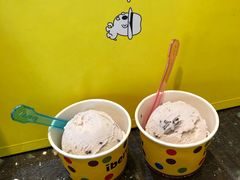 -莓园冰淇淋店