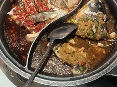 -阿瓦山寨·湘菜现炒·剁椒鱼头王(咸阳总店)