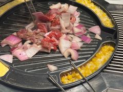 -山野的朋友露营炭火烤肉