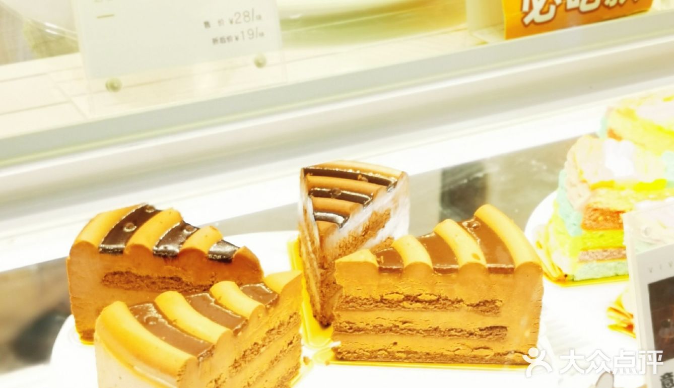 之前在线上很火爆，现在开在正弘城负一