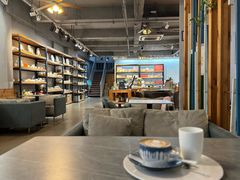 -LEO CAFE