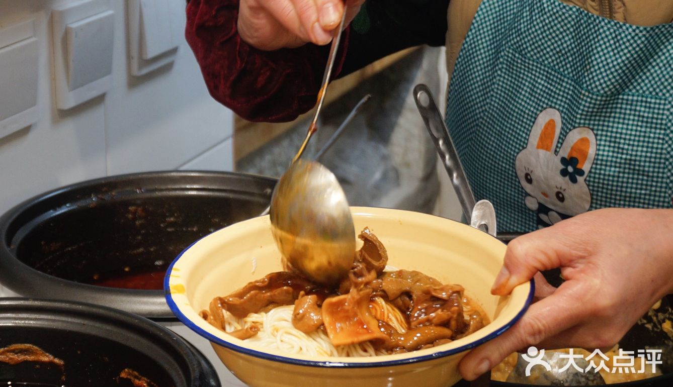 小面配豆花，一吃一个不吱声