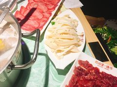 -浪里寻·臻牛养生牛肉火锅(方圆荟店)