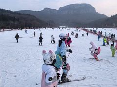 -济南卧虎山滑雪场