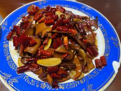 干椒炒见手青-菌之家·专业纯野生菌火锅·特色炒菌