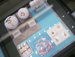 -周生生Chow Sang Sang(新世界店)