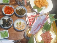 -明洞阿姨·韩式酱蟹烤肉·创意料理(三元桥店)