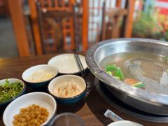-乡土黄·鲜牛肉火锅·小龙虾(兴业街店)