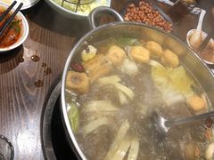 -乡土黄·鲜牛肉火锅·小龙虾(兴业街店)