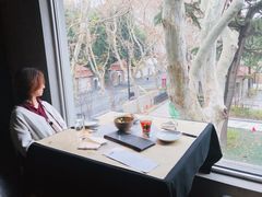 靠窗位-穹六人间 people 6(岳阳路店)