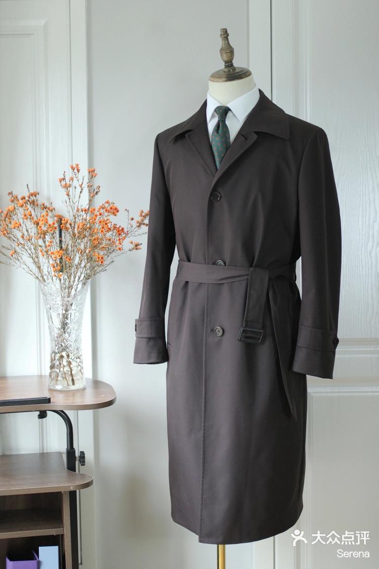 深灰色马尔玛肯风衣