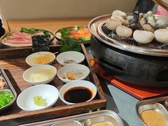 -围炉肉舍•炭烤活鳗•丹东海鲜烤肉(步行街店)