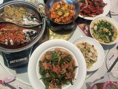 -阿瓦山寨·湘菜现炒·剁椒鱼头王(咸阳总店)