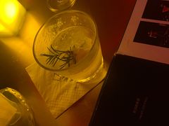 -饮湖威士忌鸡尾酒吧