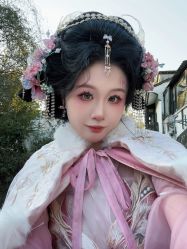 -一揽芳华汉服旗袍体验馆(拙政园店)