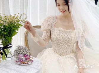 秒变女神的泡泡袖婚纱超能遮肉