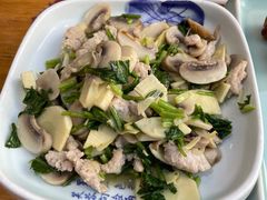 雪菜蘑菇时笋炒肉-百家鲜·杭帮菜