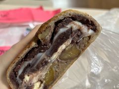 红豆栗子麻薯奶酪欧包-PAOPAO Bakery&Café(港汇店)