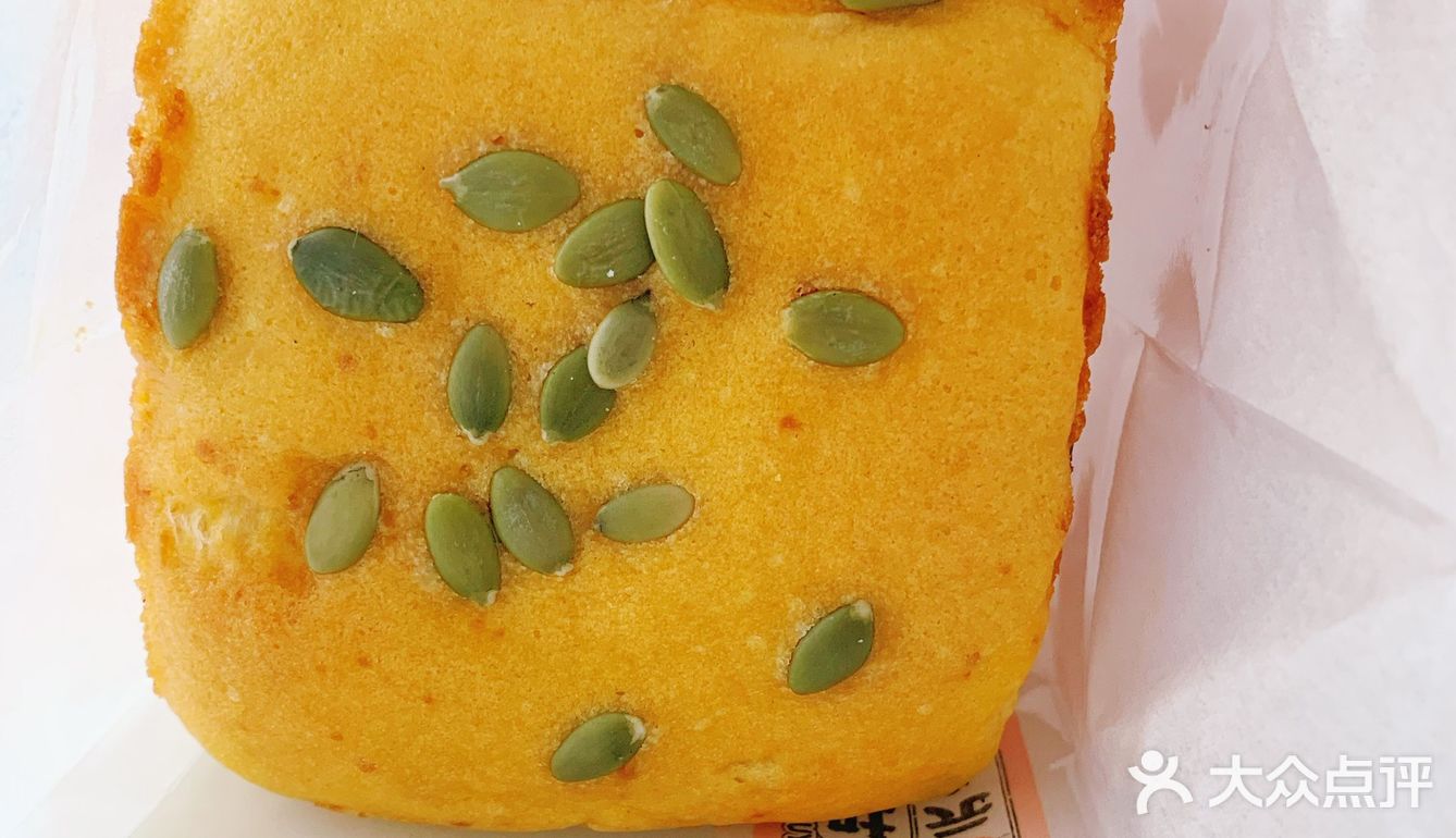 个人还是更喜欢，香芋流沙蛋黄，和糯米蛋黄的口味