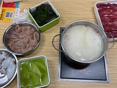 -杨老板·海鲜集市火锅·鲜切牛肉(中防万宝店)