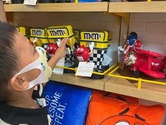 -m豆巧克力世界(上海世茂广场店)