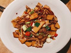 -聚鑫朋酸菜肥肠(文艺路口店)