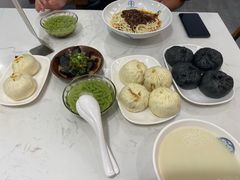 -李与白包子铺(桐梓林店)