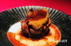 Australian Wagyu Steak with Pan-Seared Foie Gras and Mashed Potatoes