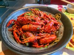 -肥肥虾庄·金牌油焖大虾(汉街SKP店)