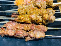 羊肉串-西街夜油条·麻团包乌饭