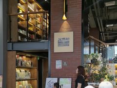 -半山书局(新世纪商城店)
