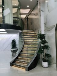 -苏奇发型·烫发染发