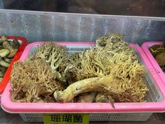-菌海森林·非遗野生菌火锅(西山区滇池路摩根道店)