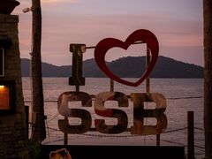 -Sunset Bar(丹绒亚路香格里拉店)