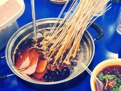 -马路边边串串香(苗栗路店)