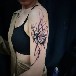 -冰岛刺青·手工耳饰品售卖·专业纹身