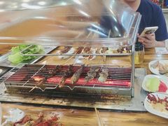 -哈尔滨小酒馆·鲜肉现穿自助烧烤(康新花园店)