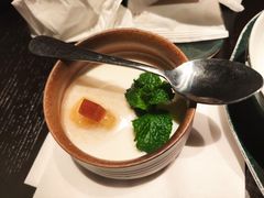 自制酸奶配蜂巢蜜-四季民福烤鸭店(外滩外白渡桥店)